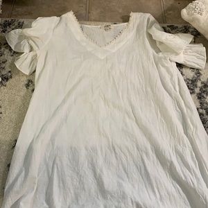 White dress - flowey sleeves & tassel bottoms